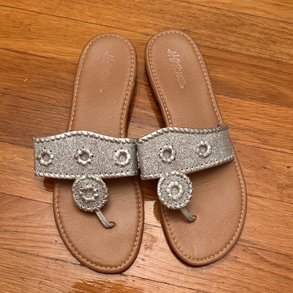 Hot Cakes Glittering Silver Sandals